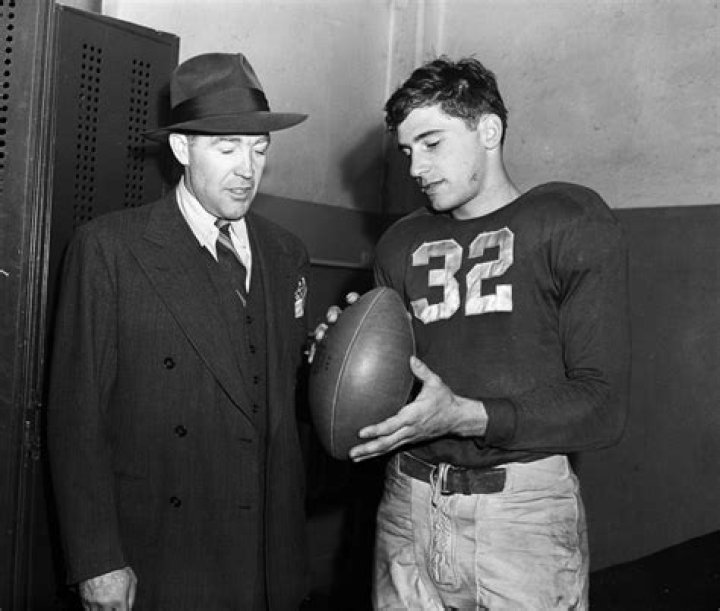 Memorial services set for Johnny Lujack