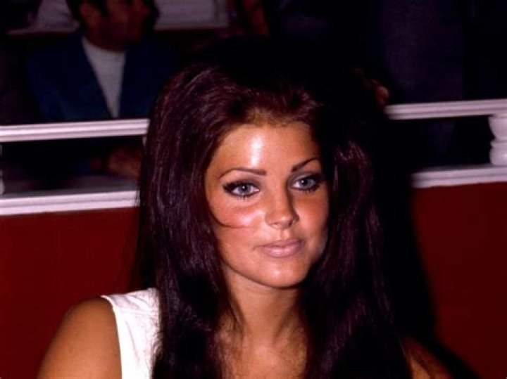 Priscilla Presley Shared How She Got the Confidence to Ditch the Heavy